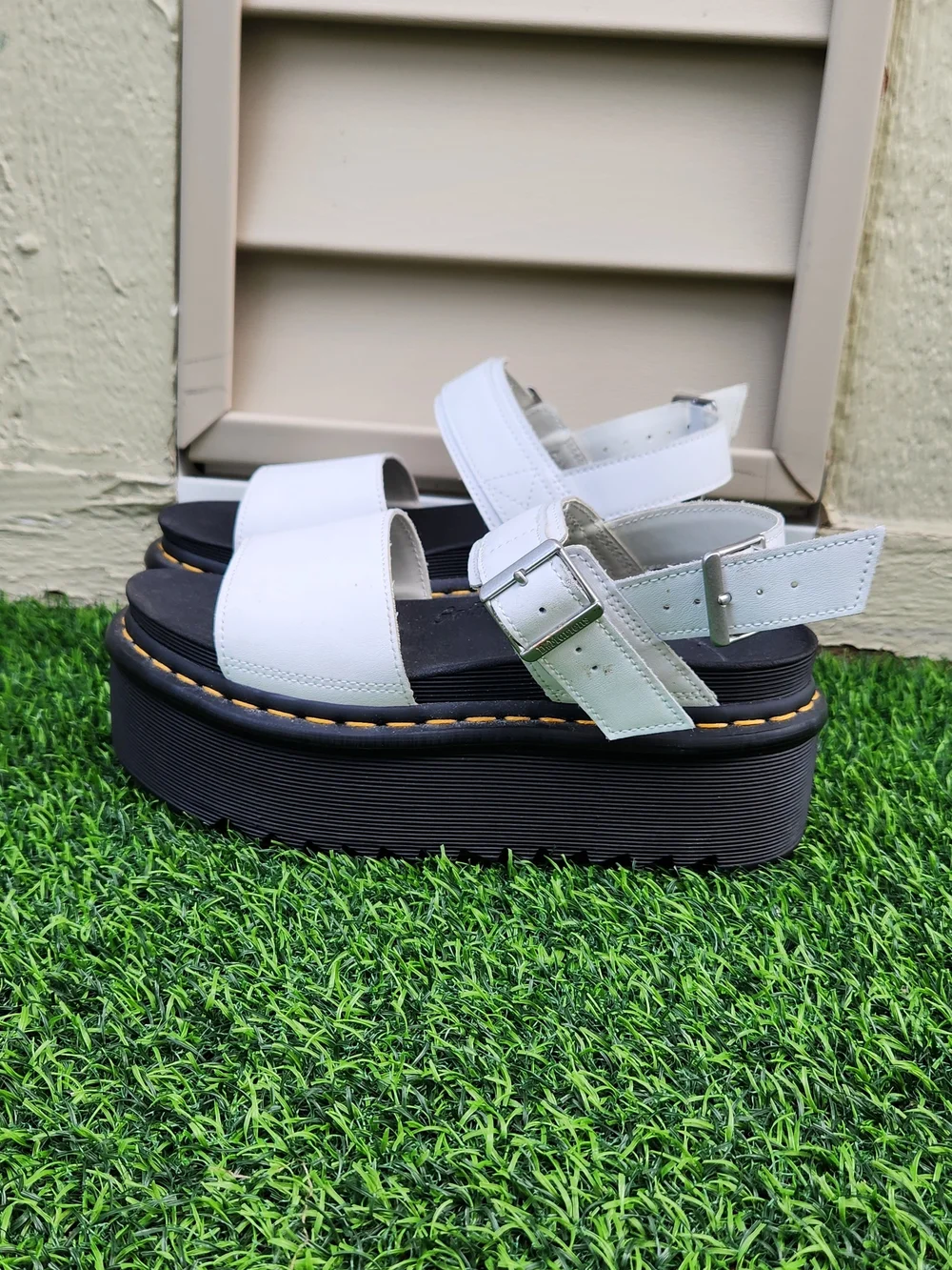 Dr Martens Voss II Quad Athena Leather Strap Platform Sandals White Size 7